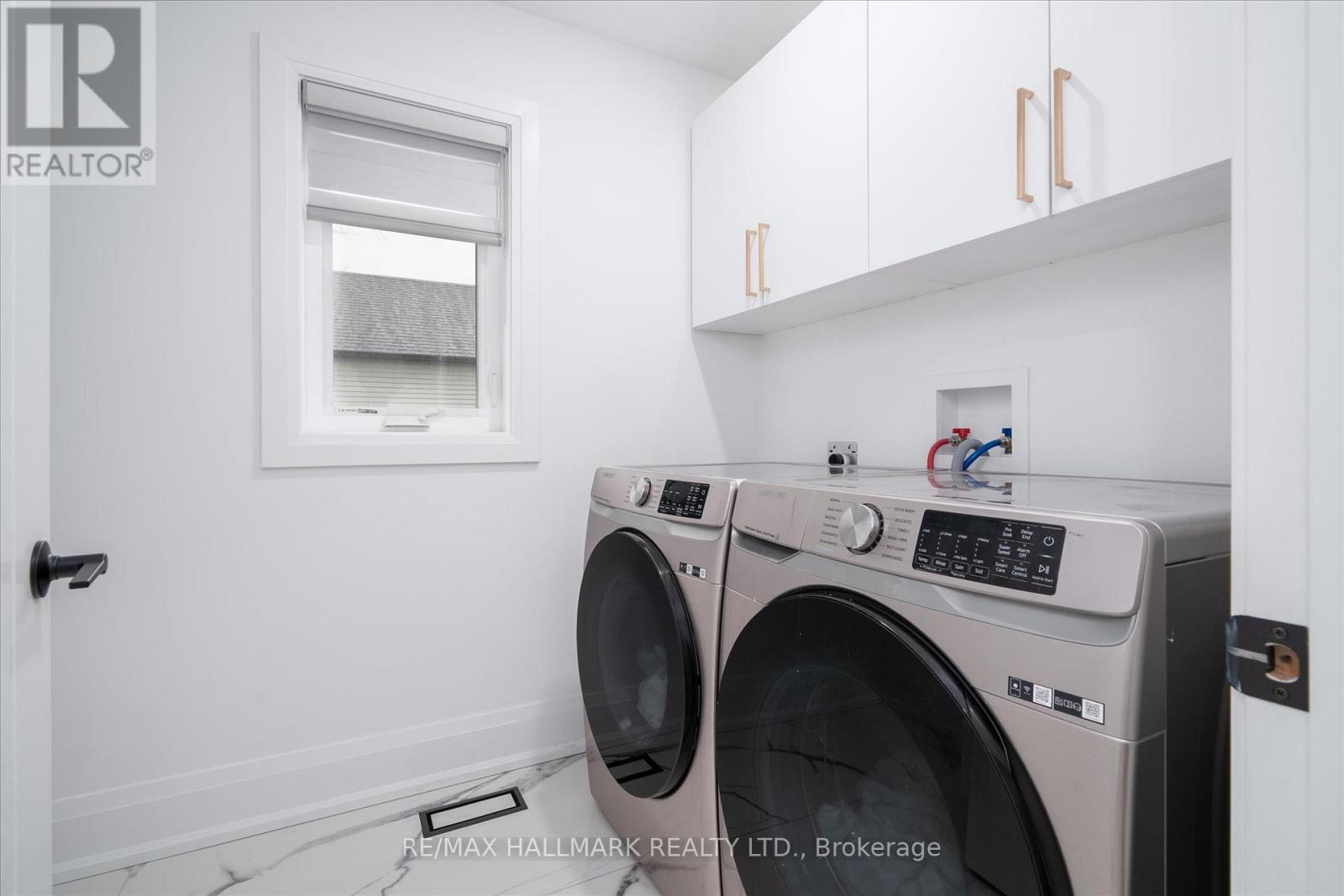 83 KALMAR AVENUE - 36