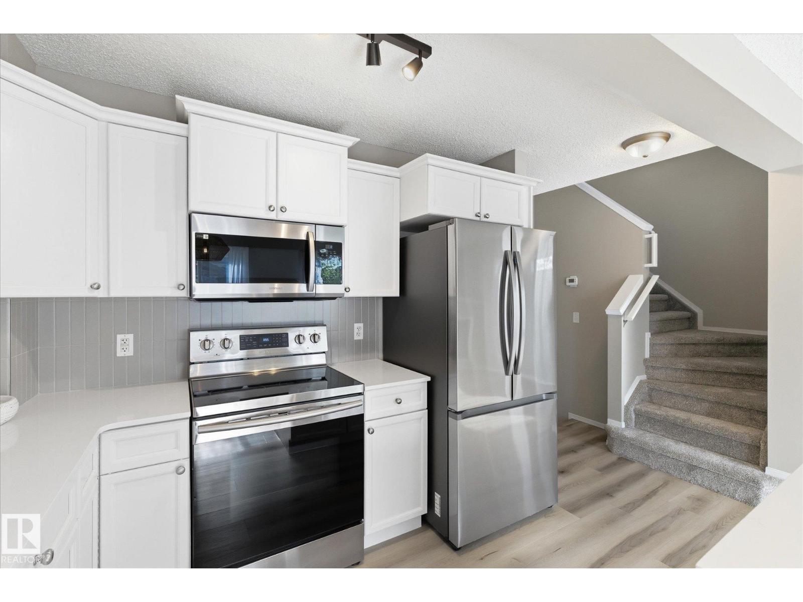 32 VISTA ST — photo 11