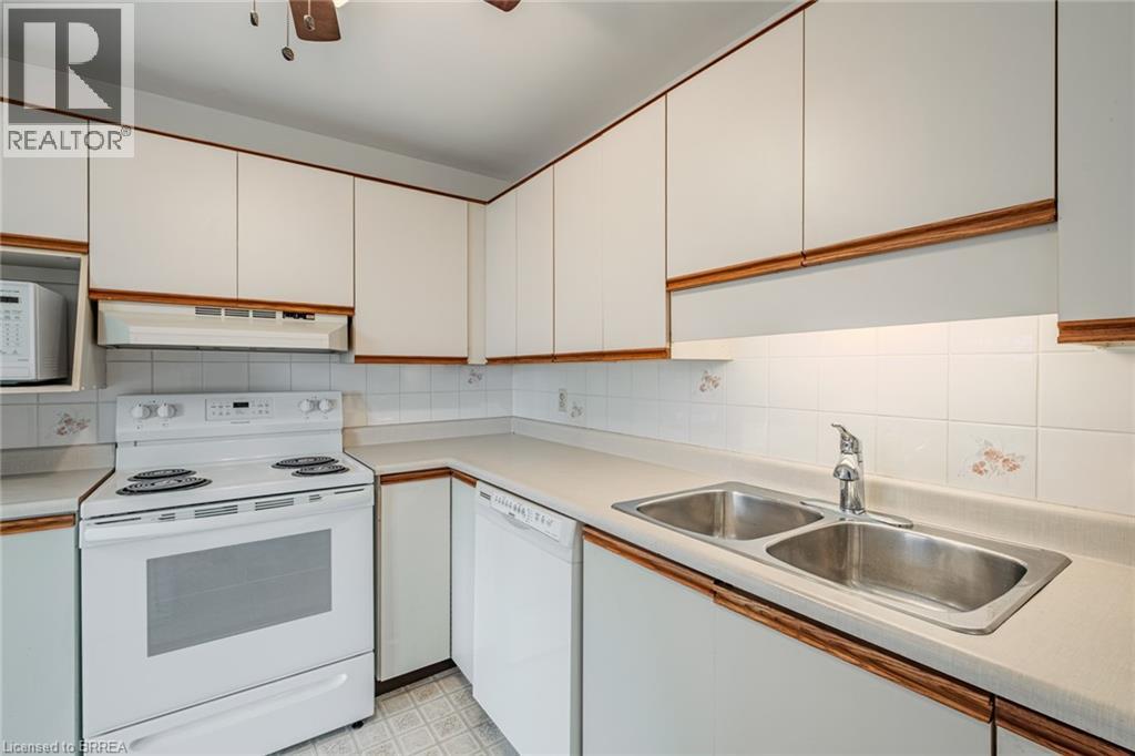 #301 421 FAIRVIEW Drive - 22