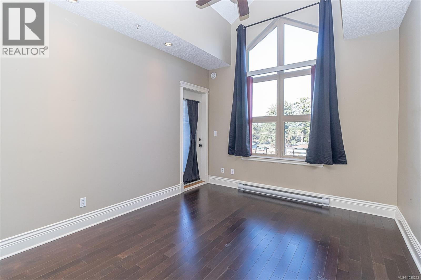 #402 755 Goldstream Ave - 30