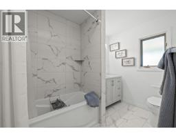 2239 Mayer Road, Kelowna, BC V1W2G2 Photo 30