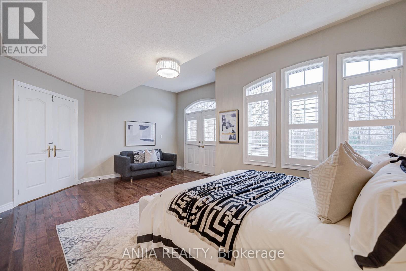 89 ROUGE BANK DRIVE - 28