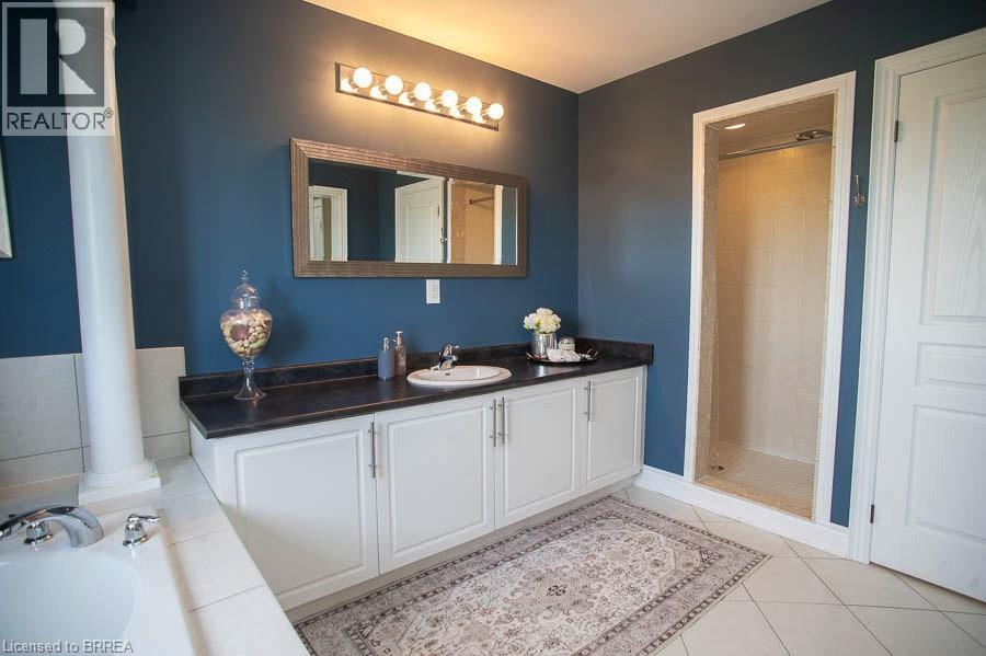 10 BISSET Avenue - 24