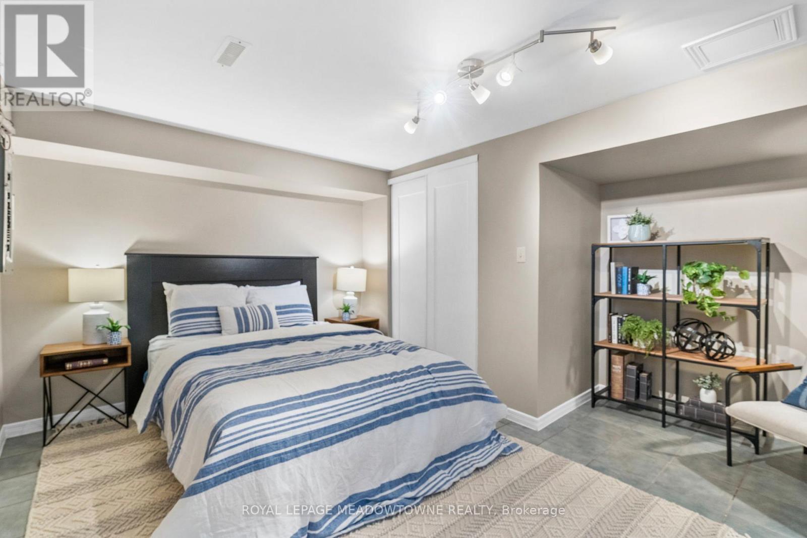 105 LAURIER AVENUE - 32