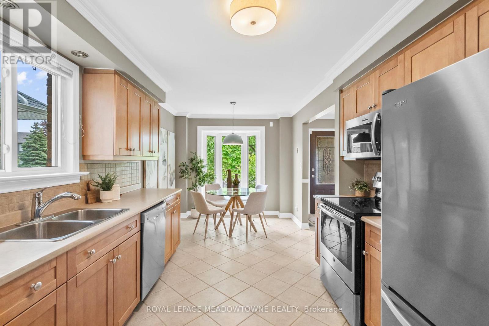 105 LAURIER AVENUE - 9