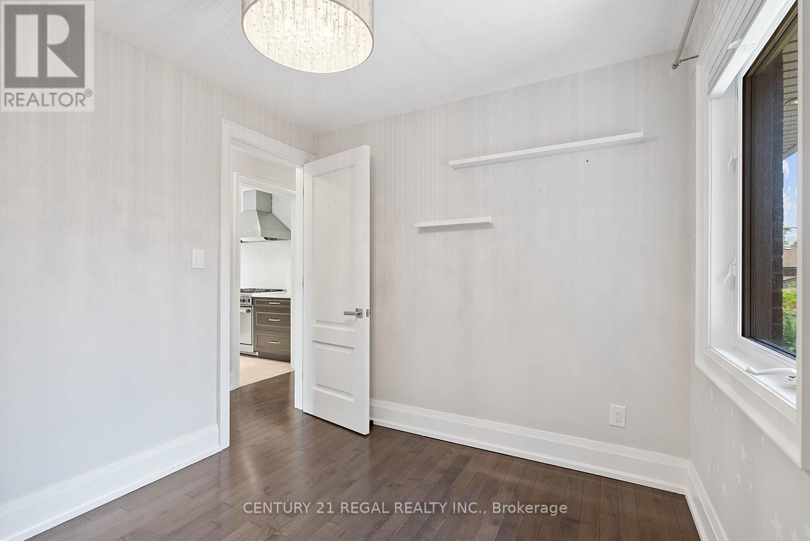 18 ROWSE CRESCENT - 25