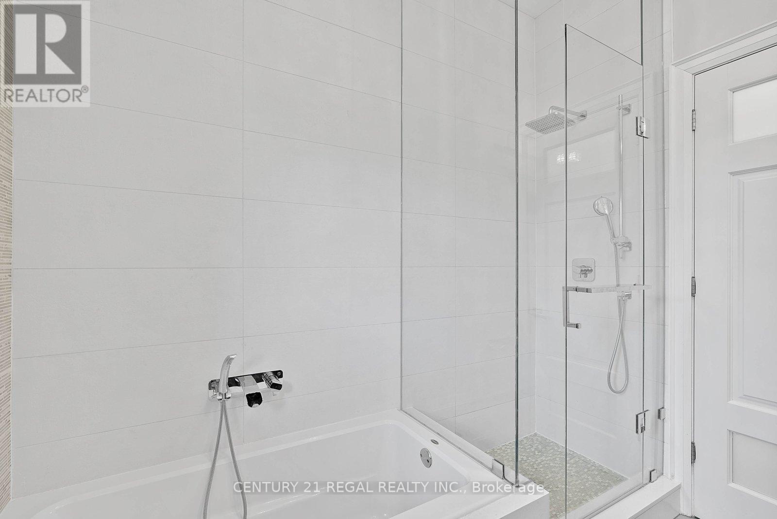 18 ROWSE CRESCENT - 28