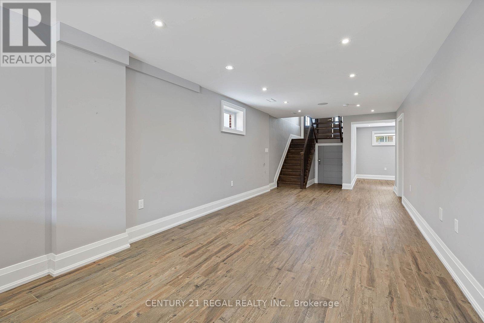 18 ROWSE CRESCENT - 31