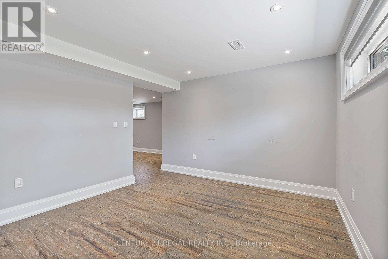 18 ROWSE CRESCENT - 36