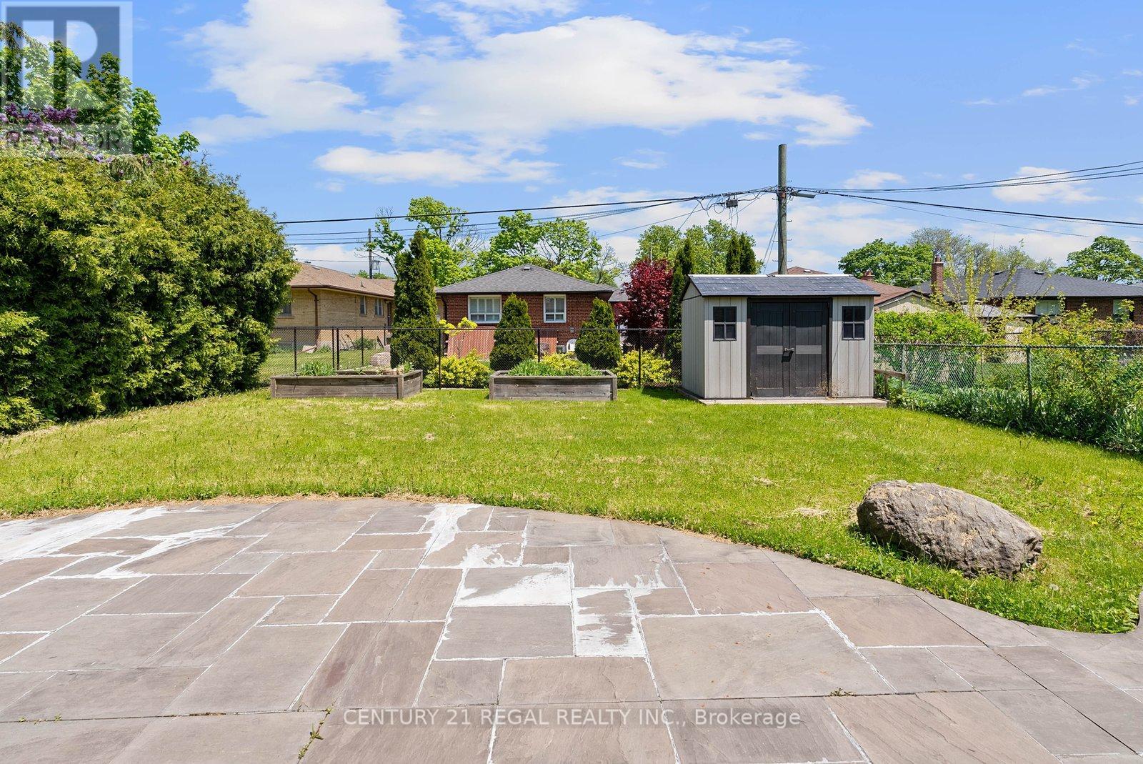 18 ROWSE CRESCENT - 44