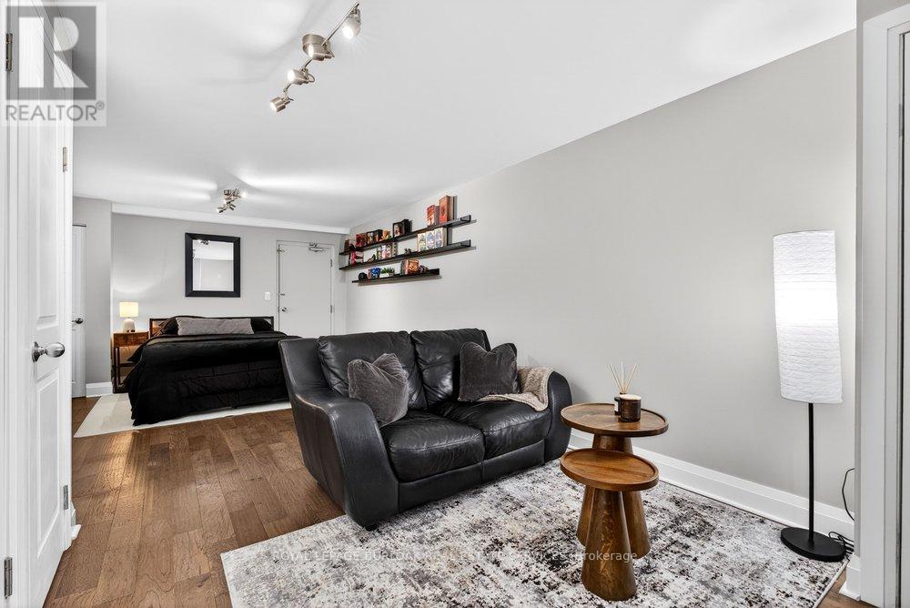 #409 895 MAPLE AVENUE - 25