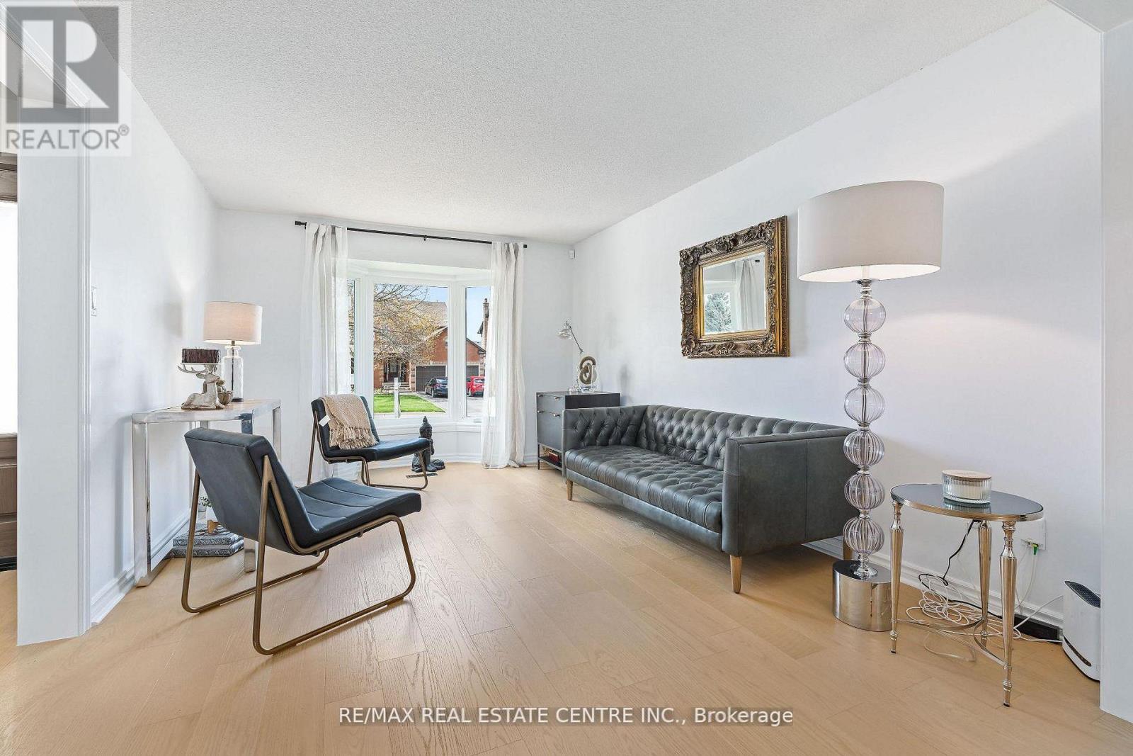 20 NIXON CRESCENT - 16