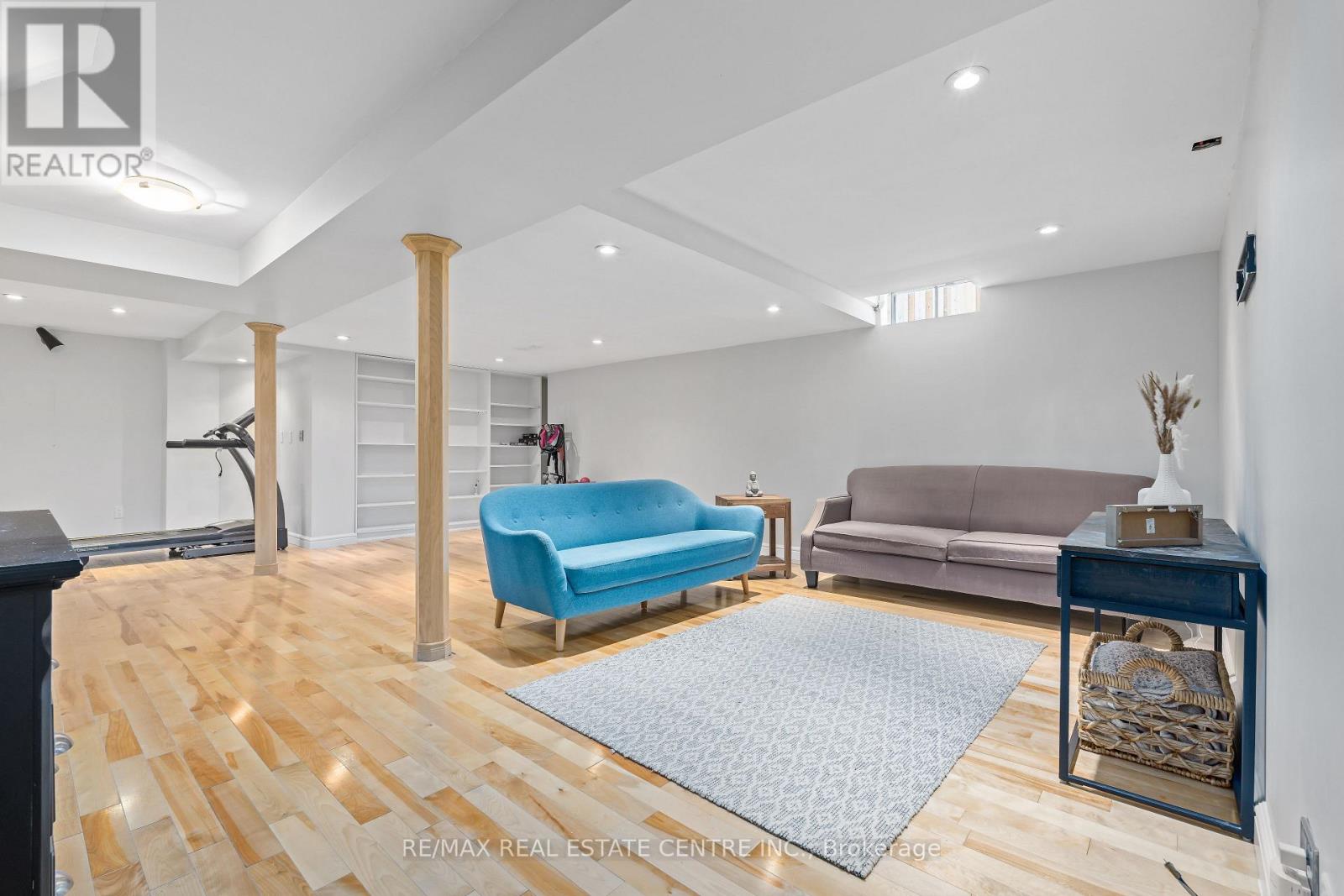 20 NIXON CRESCENT - 33