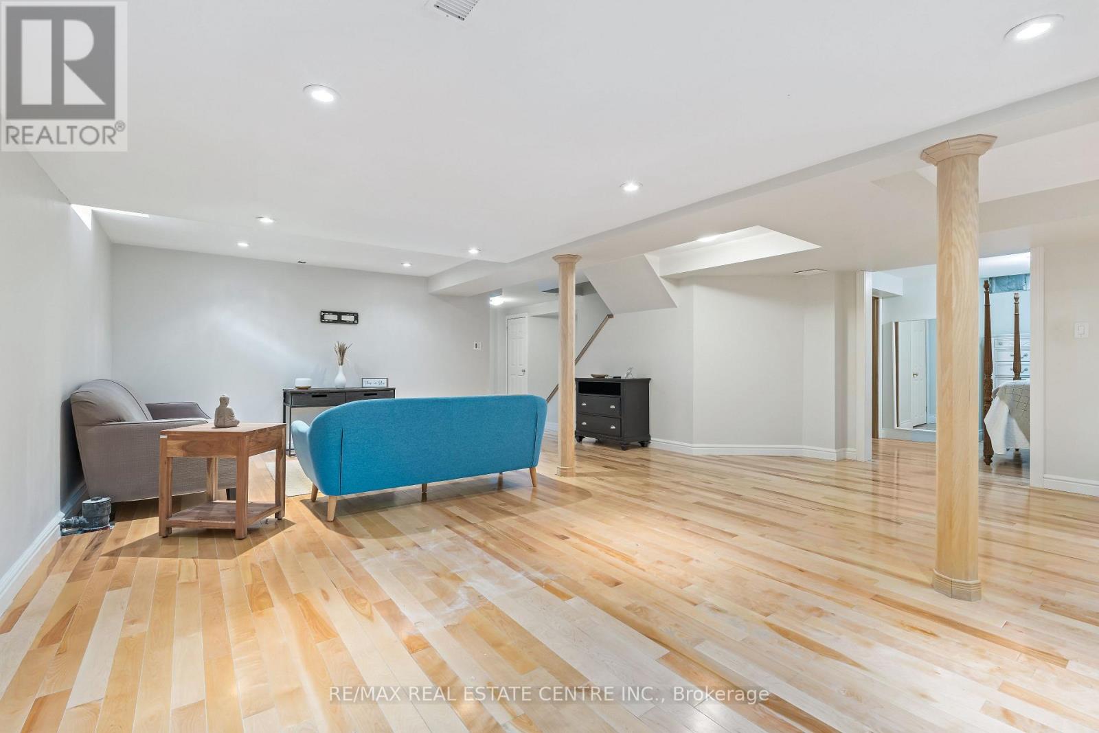 20 NIXON CRESCENT - 36