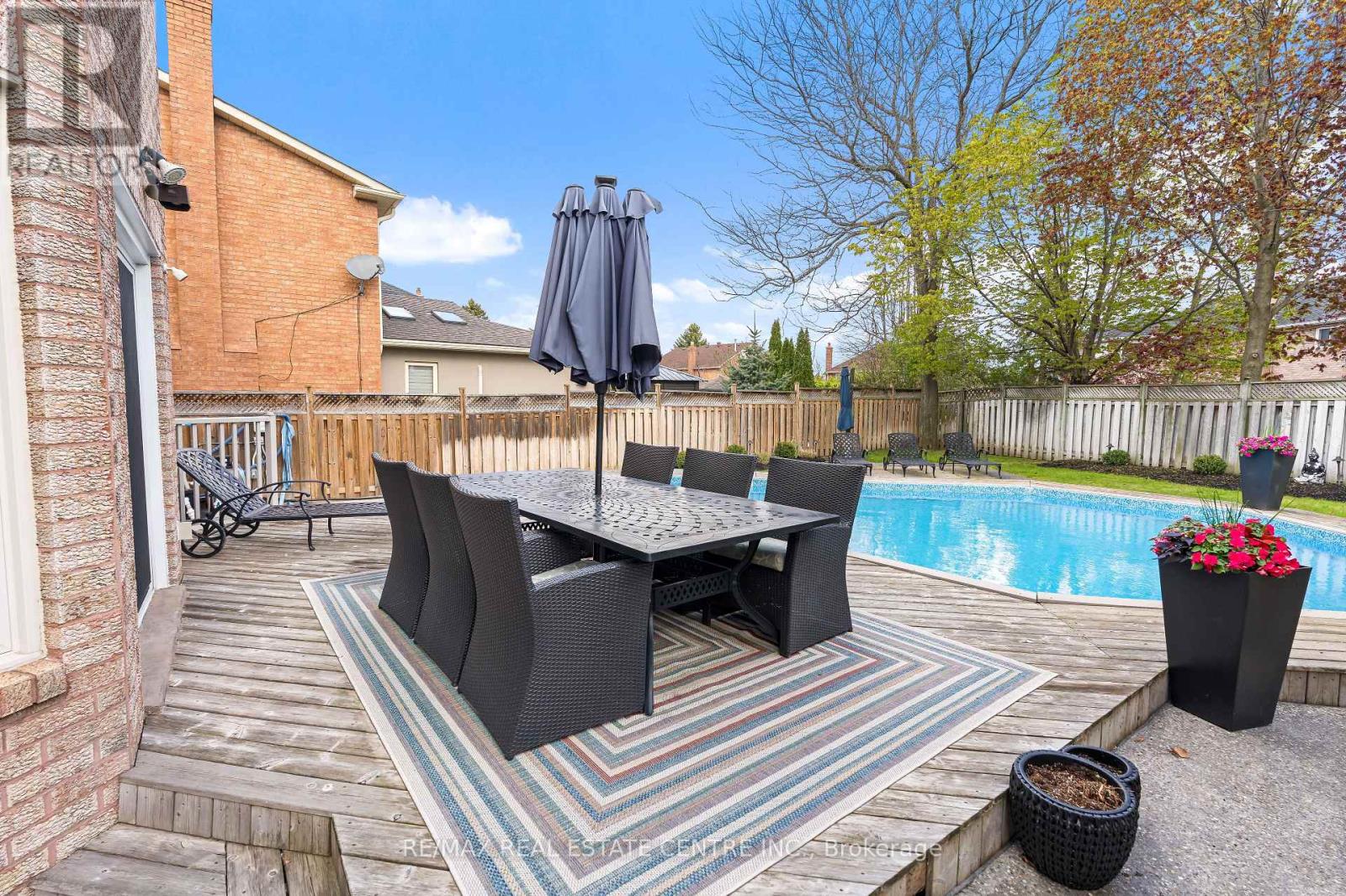 20 NIXON CRESCENT - 45