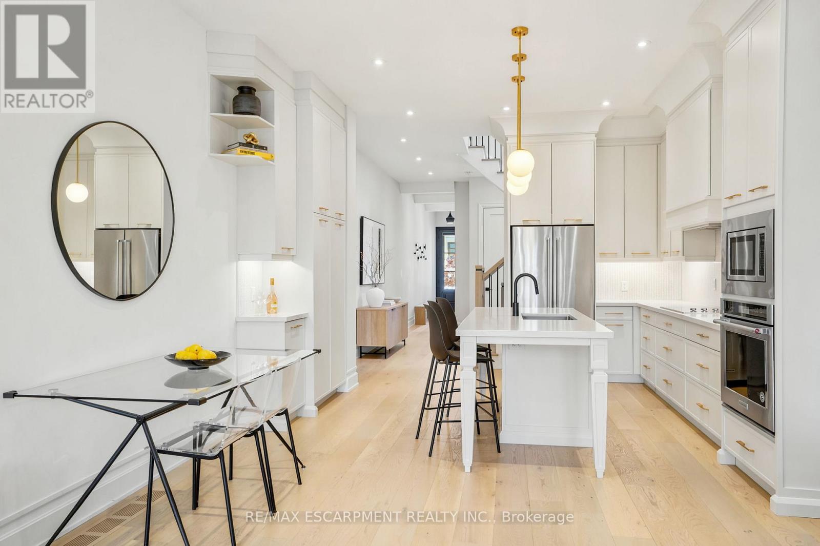 38A MAPLE AVENUE N - 10