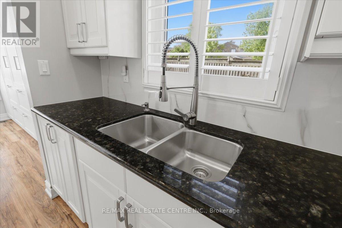 315 WOODLAWN CRESCENT - 11