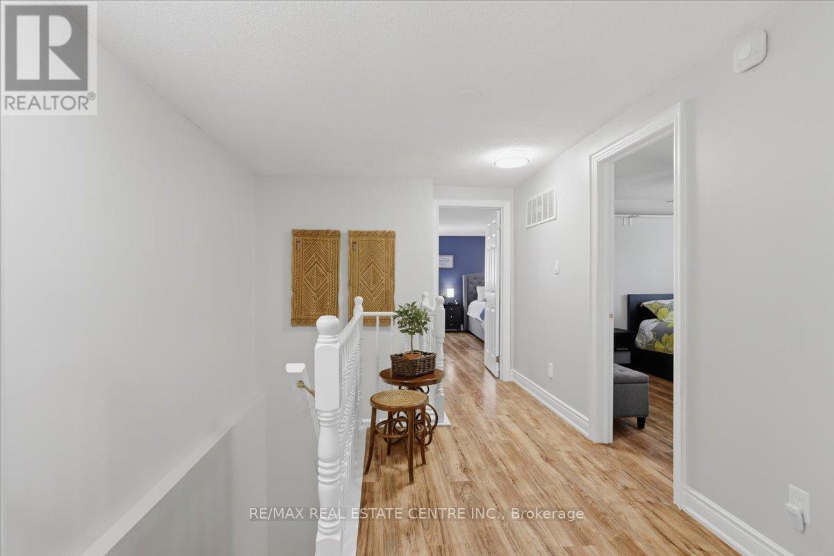 315 WOODLAWN CRESCENT - 18