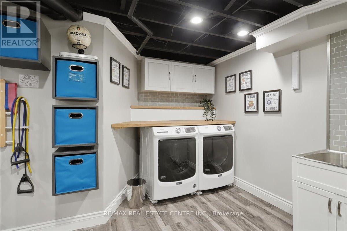 315 WOODLAWN CRESCENT - 34
