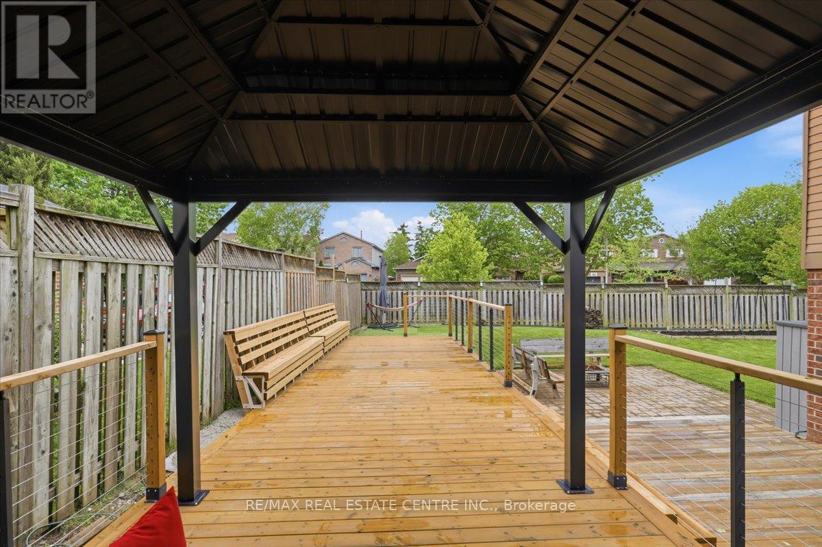 315 WOODLAWN CRESCENT - 42