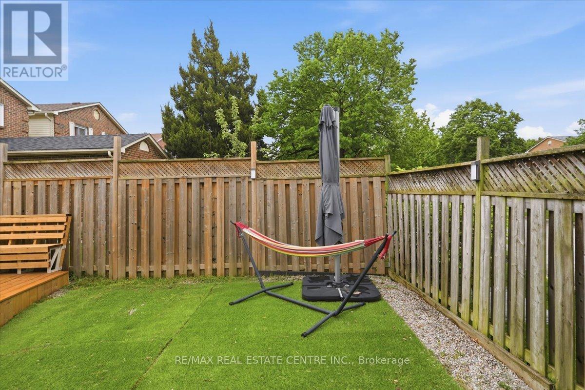 315 WOODLAWN CRESCENT - 45