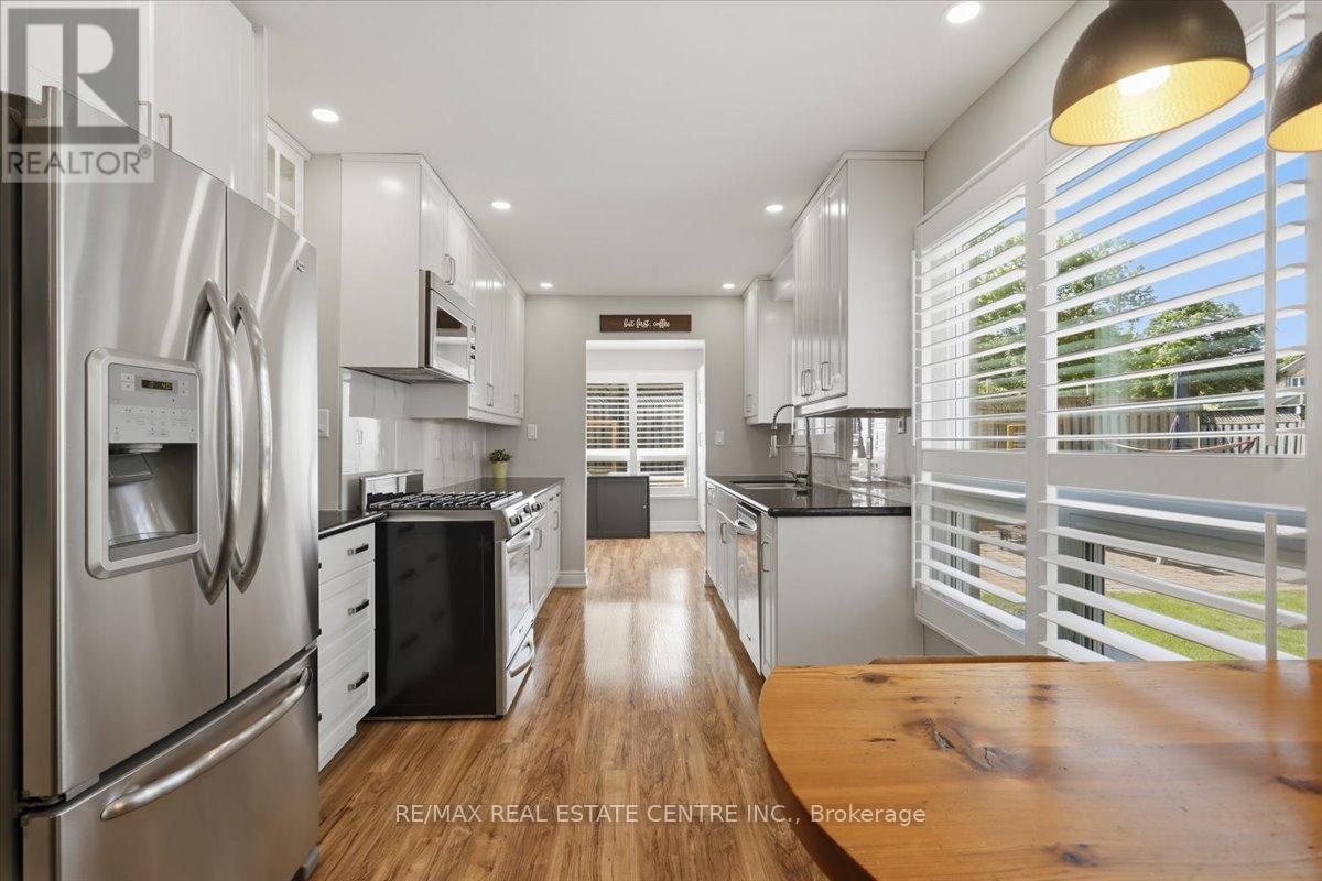315 WOODLAWN CRESCENT - 6