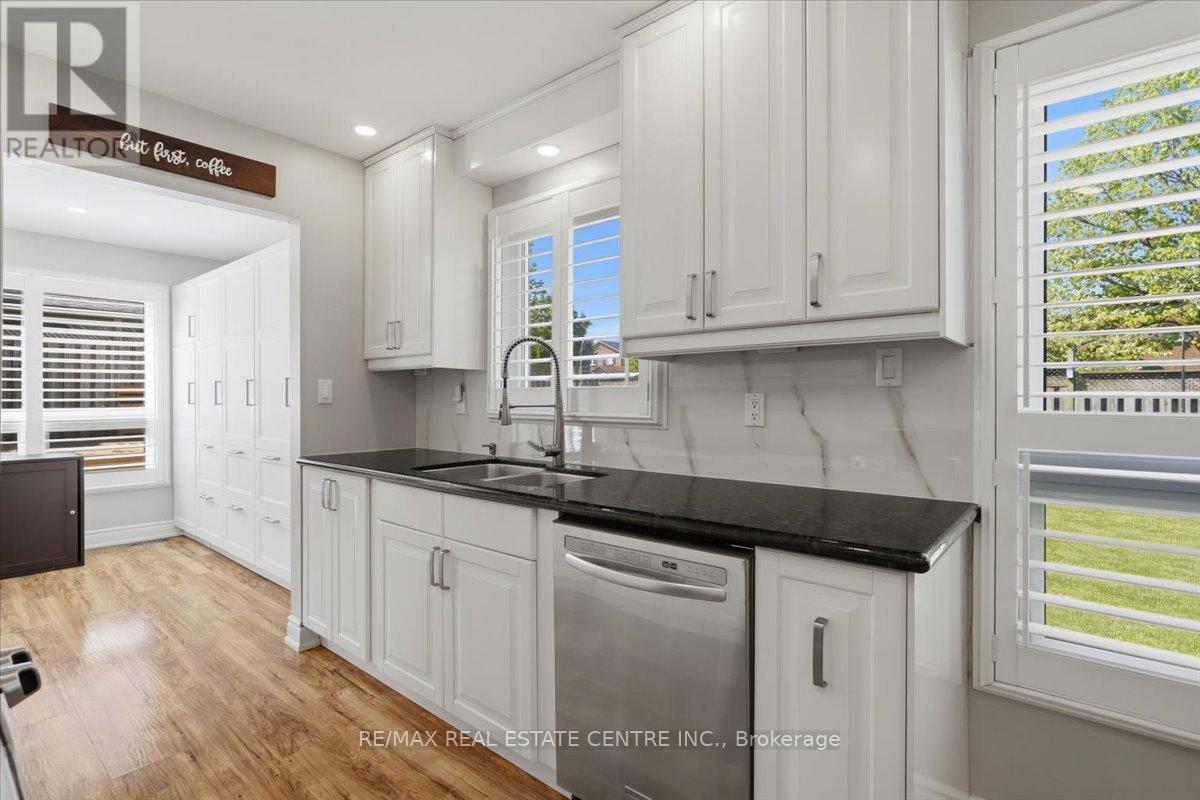 315 WOODLAWN CRESCENT - 7