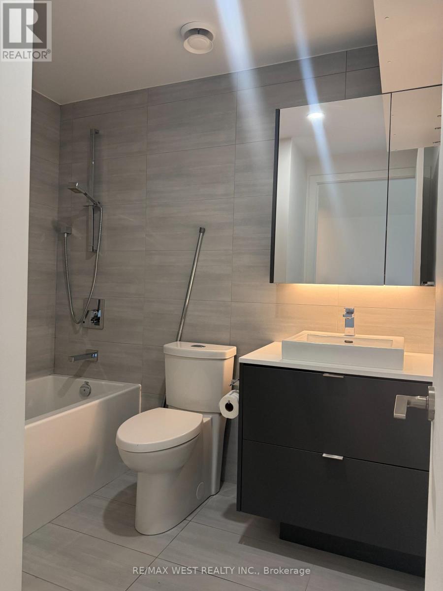 #407 7 SMITH CRESCENT - 14