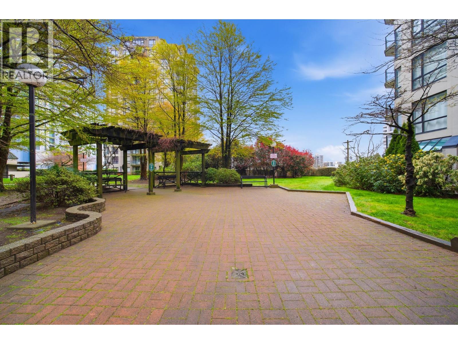 603 828 AGNES STREET, New Westminster