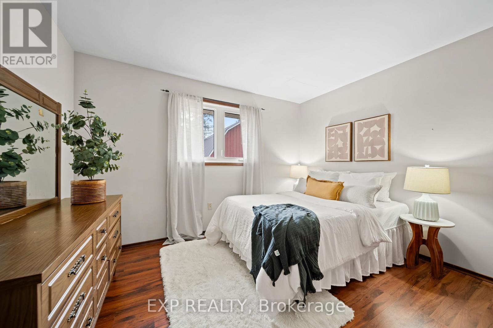 308 JOHN STREET S - 15