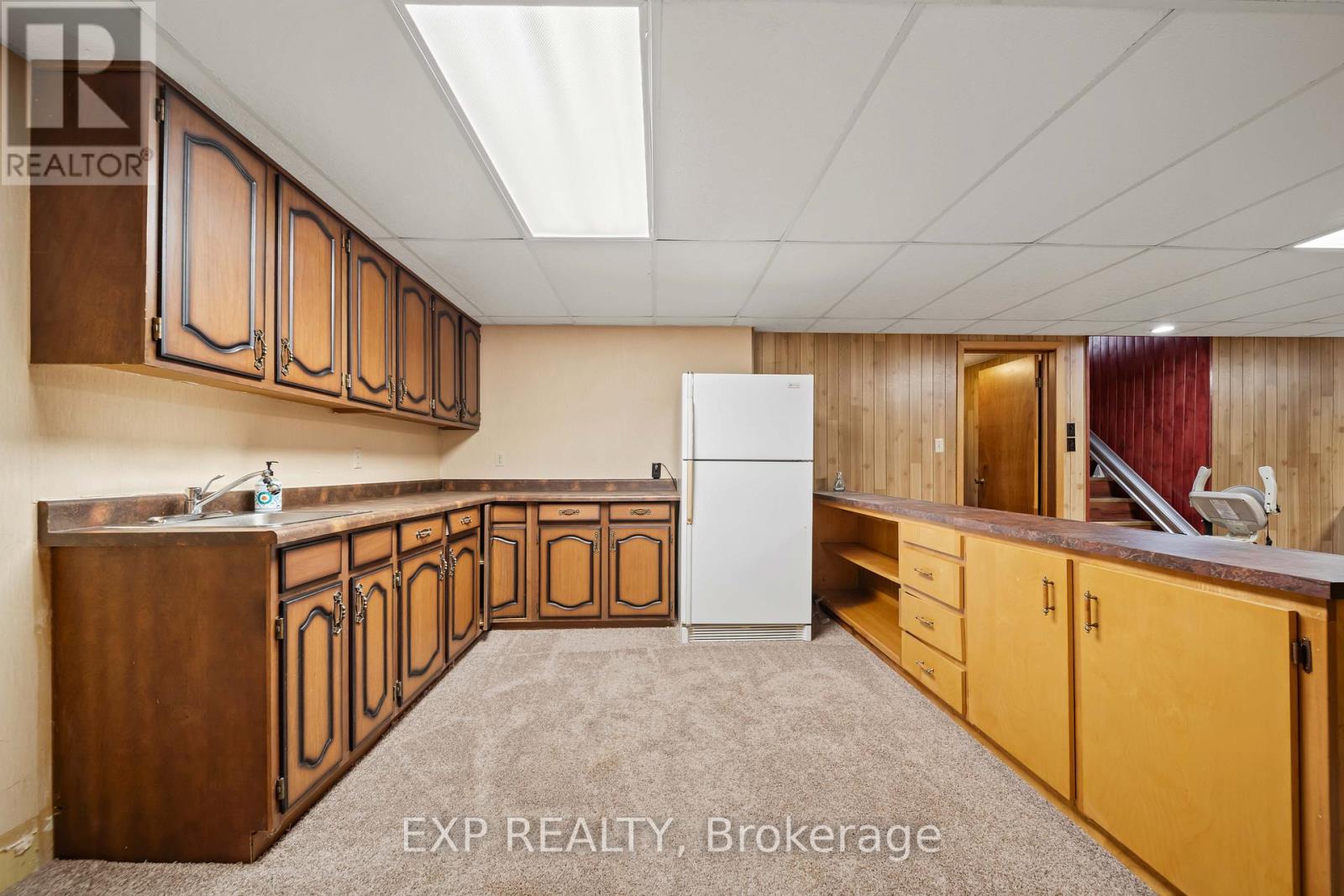 308 JOHN STREET S - 22