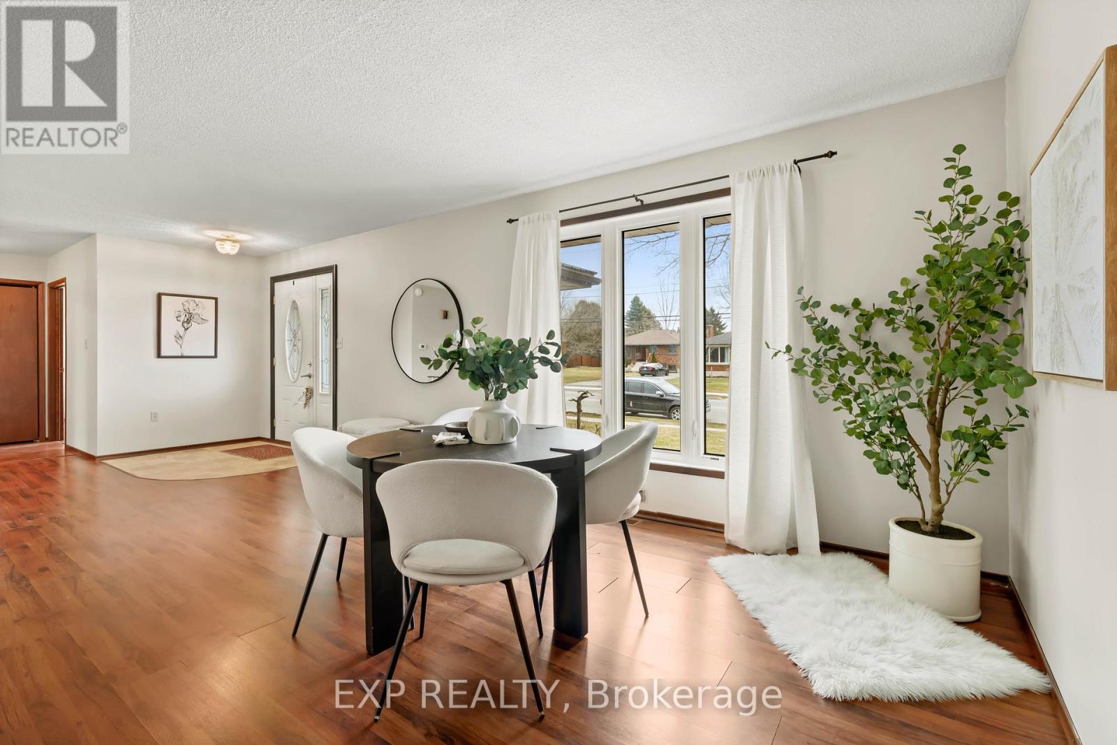 308 JOHN STREET S - 4