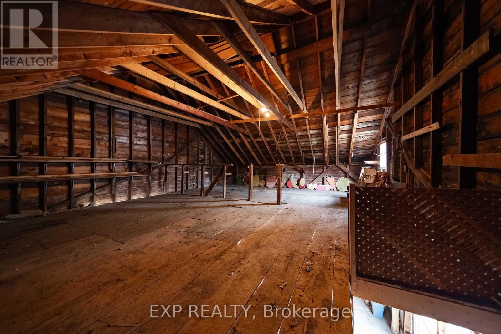 308 JOHN STREET S - 40