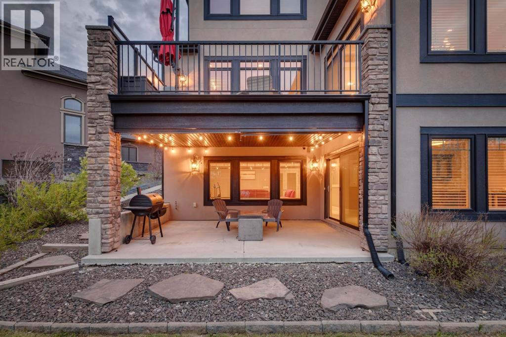 Rear patio & deck
