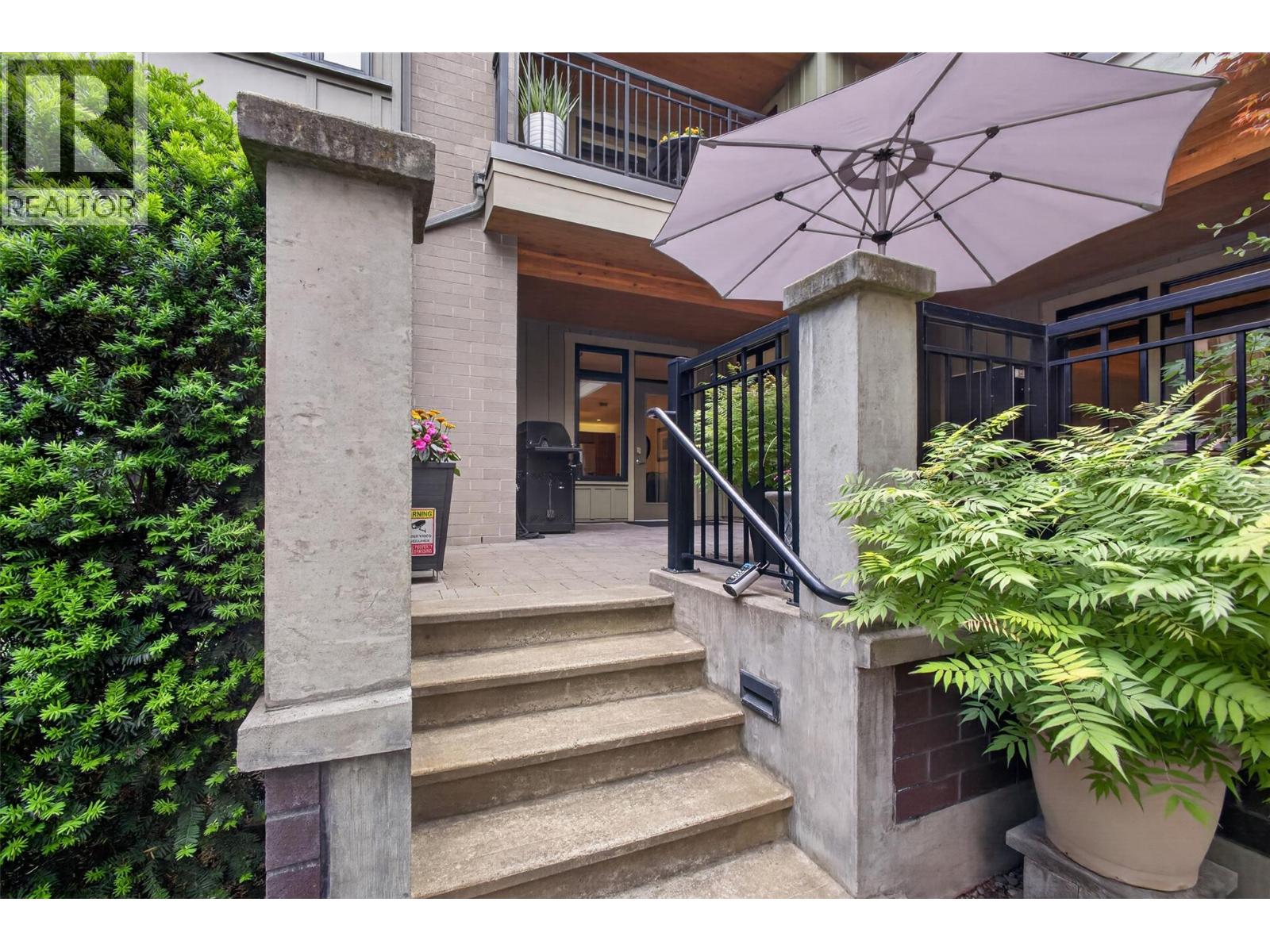 #101 2901 Abbott Street - 7