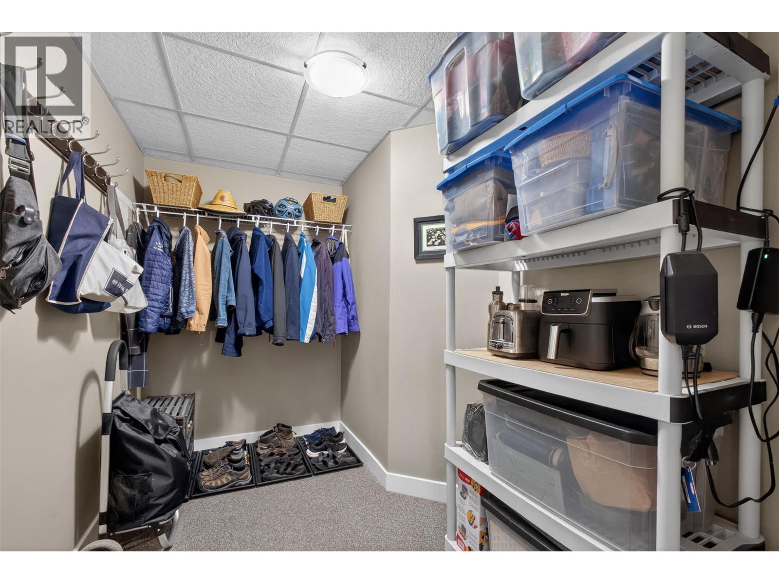 #101 2901 Abbott Street - 27