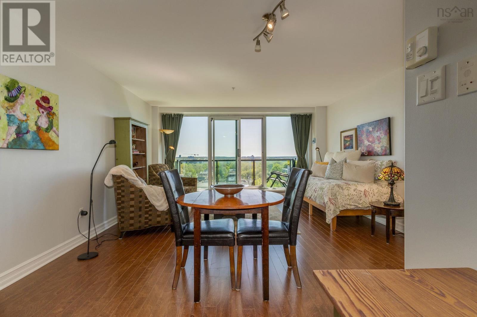 #1008 2677 Gladstone Street - 9