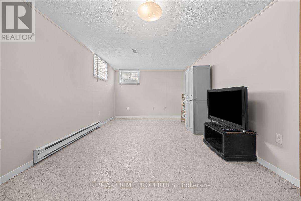 28 GLENMANOR DRIVE - 29