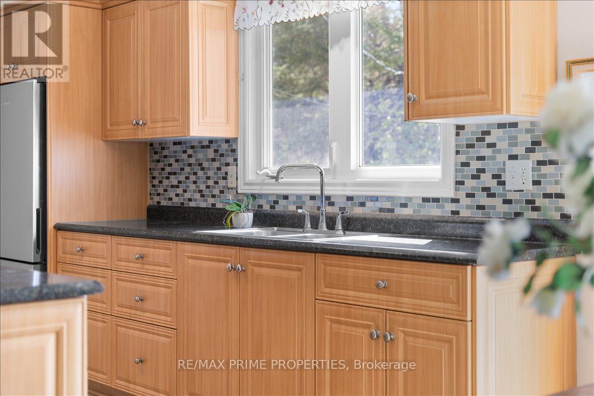 28 GLENMANOR DRIVE - 23