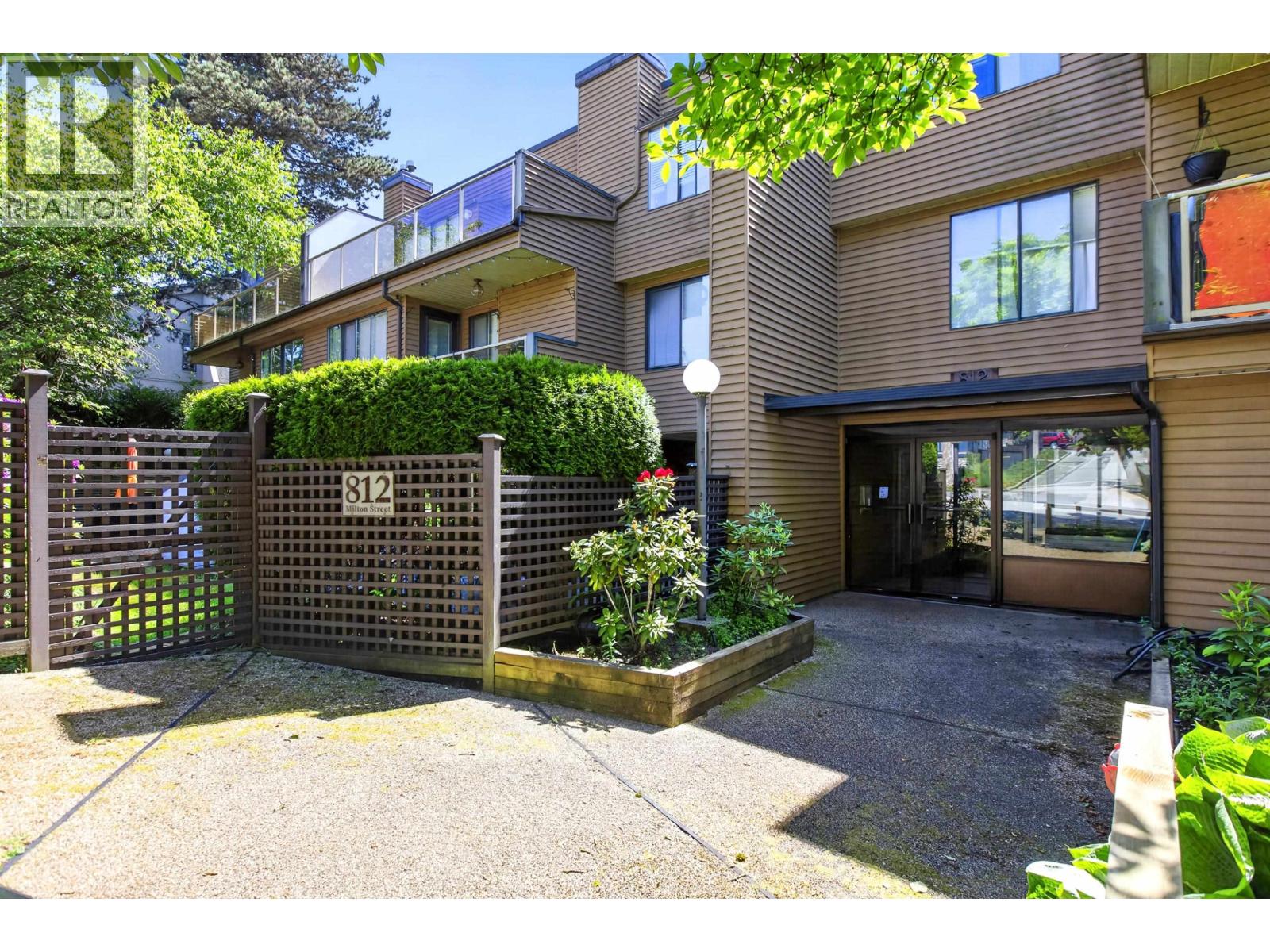 202 812 MILTON STREET, New Westminster