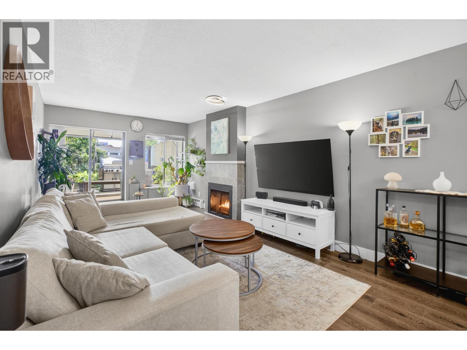 202 812 MILTON STREET, New Westminster