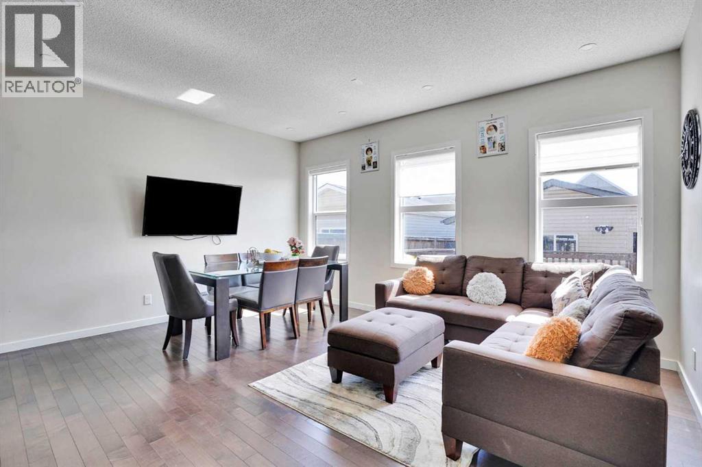 197 Skyview Springs Crescent NE - 12