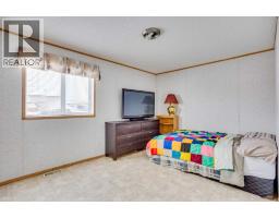 Kitchen - 209 Waterhouse Street, Fort Mcmurray, AB T9K2T1 Photo 7