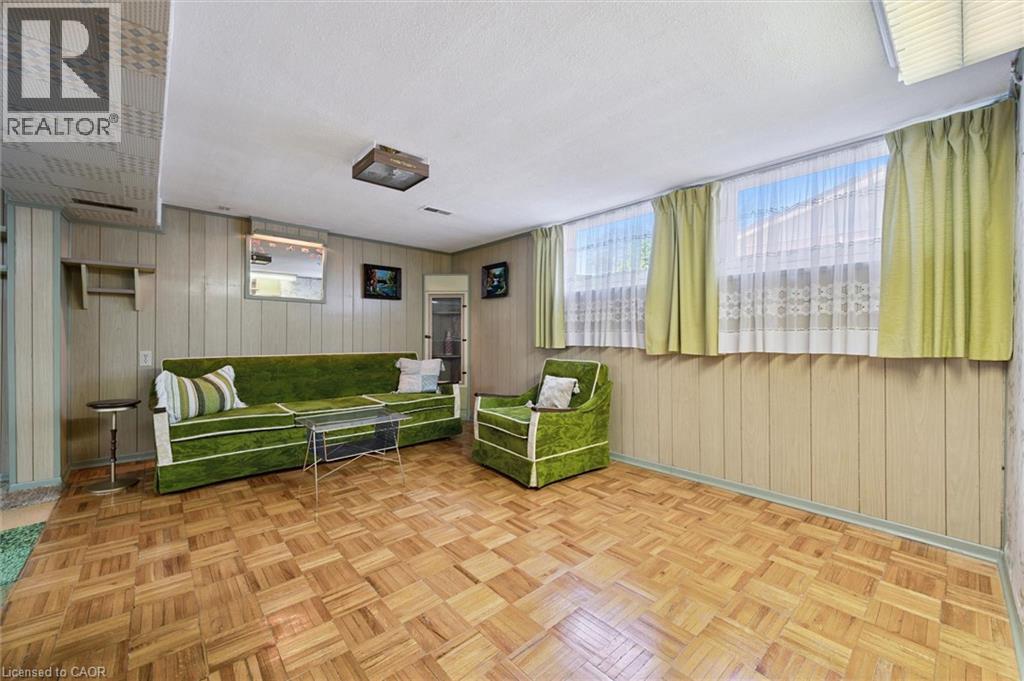 12 MARKET Street - 29