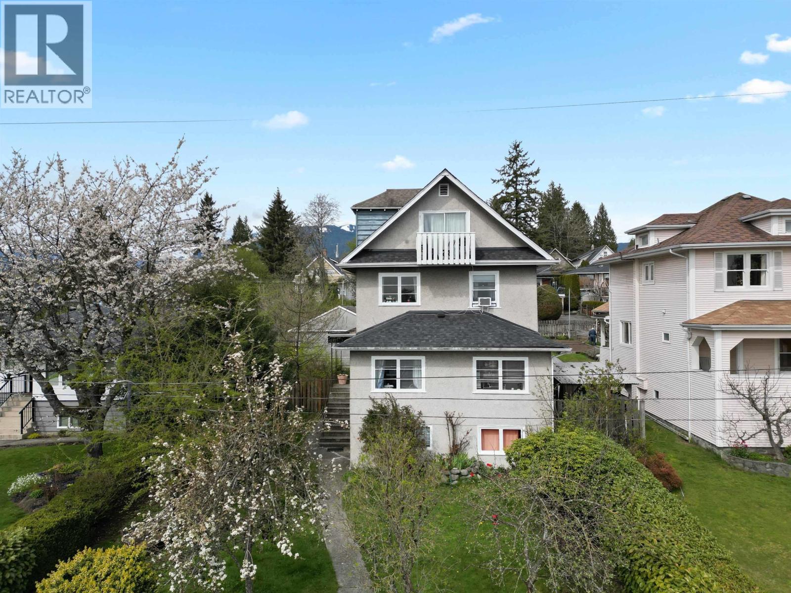 444 E 6TH STREET