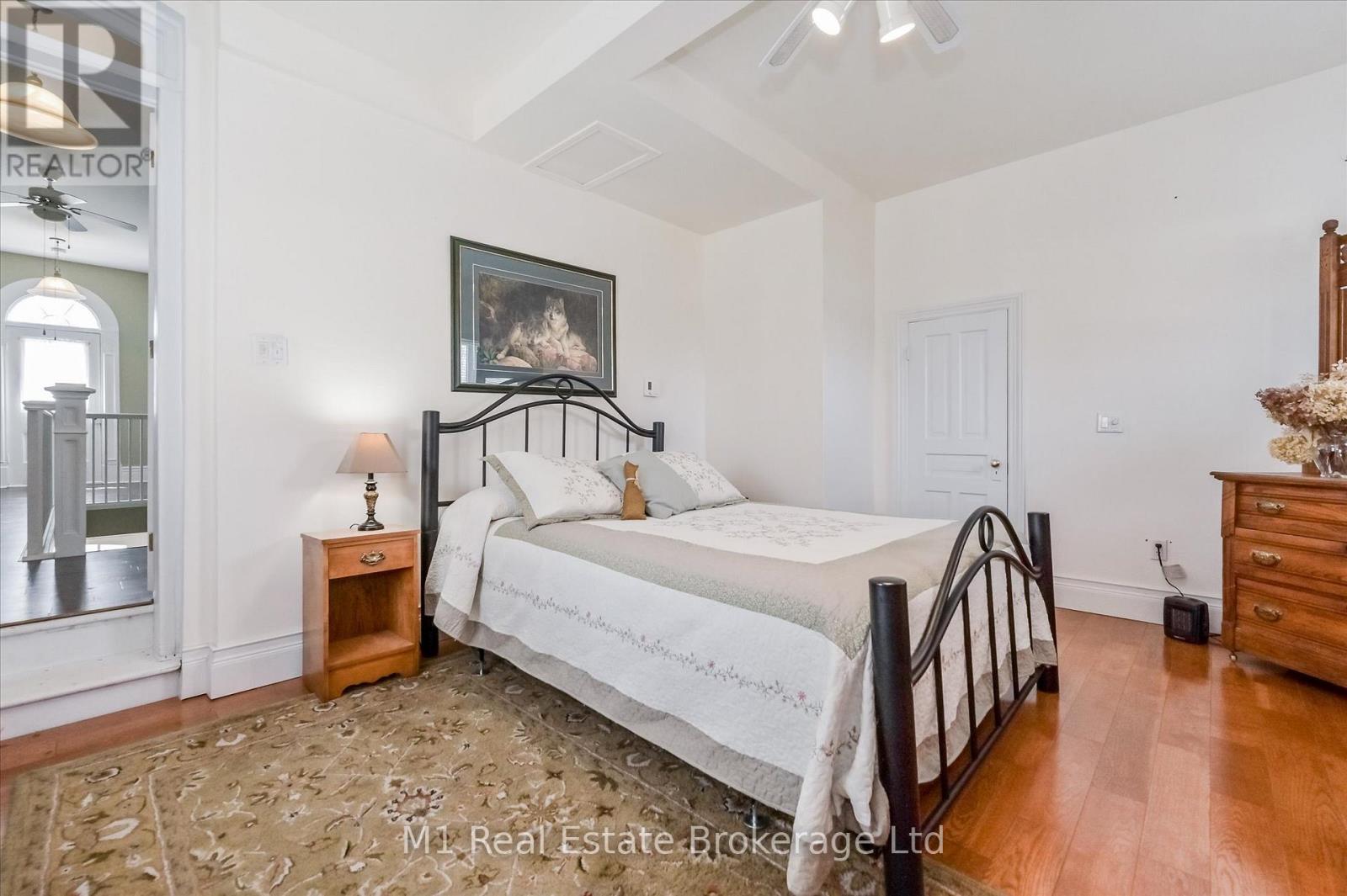 119 JOHN STREET W - 21
