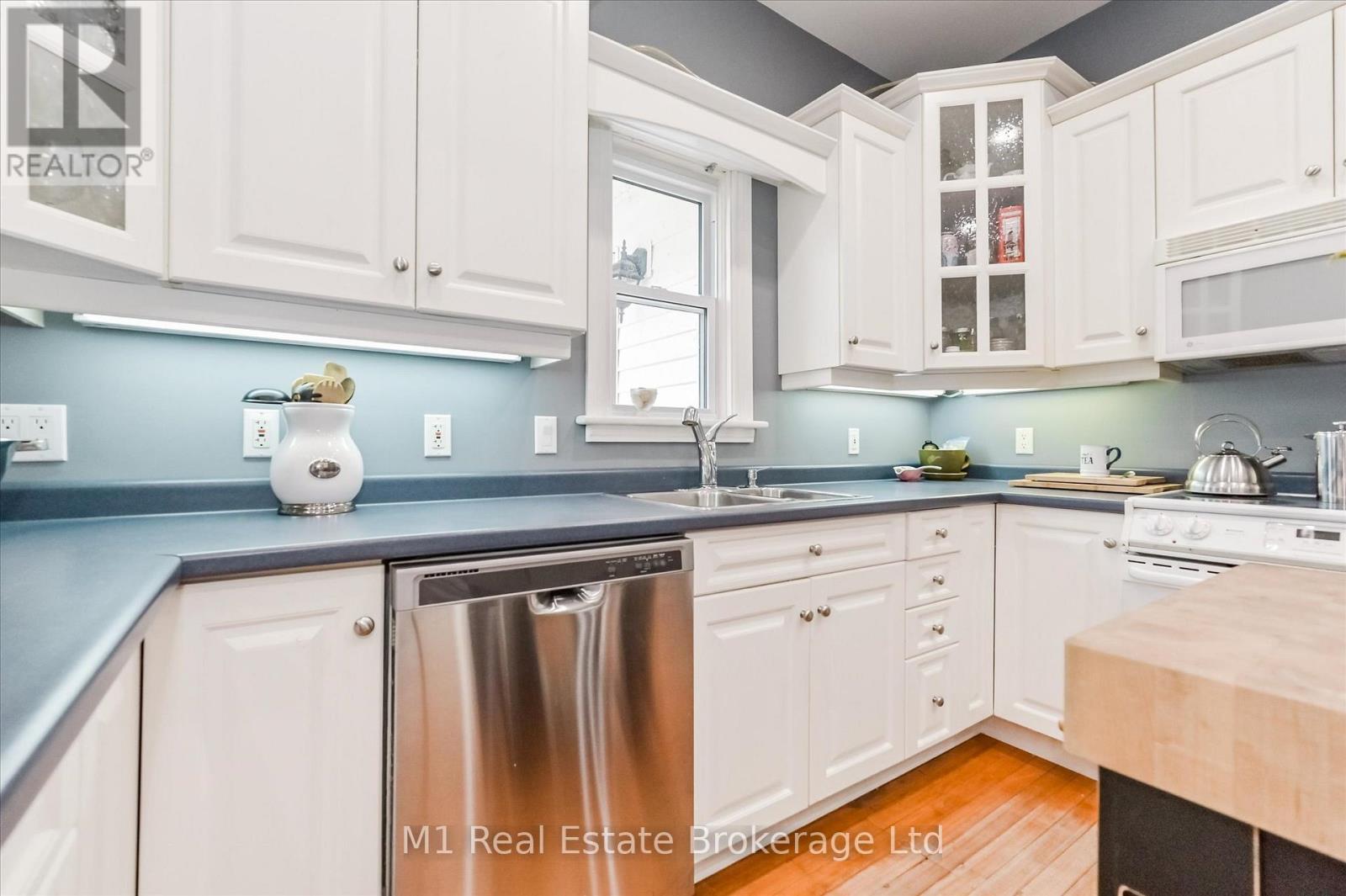 119 JOHN STREET W - 8