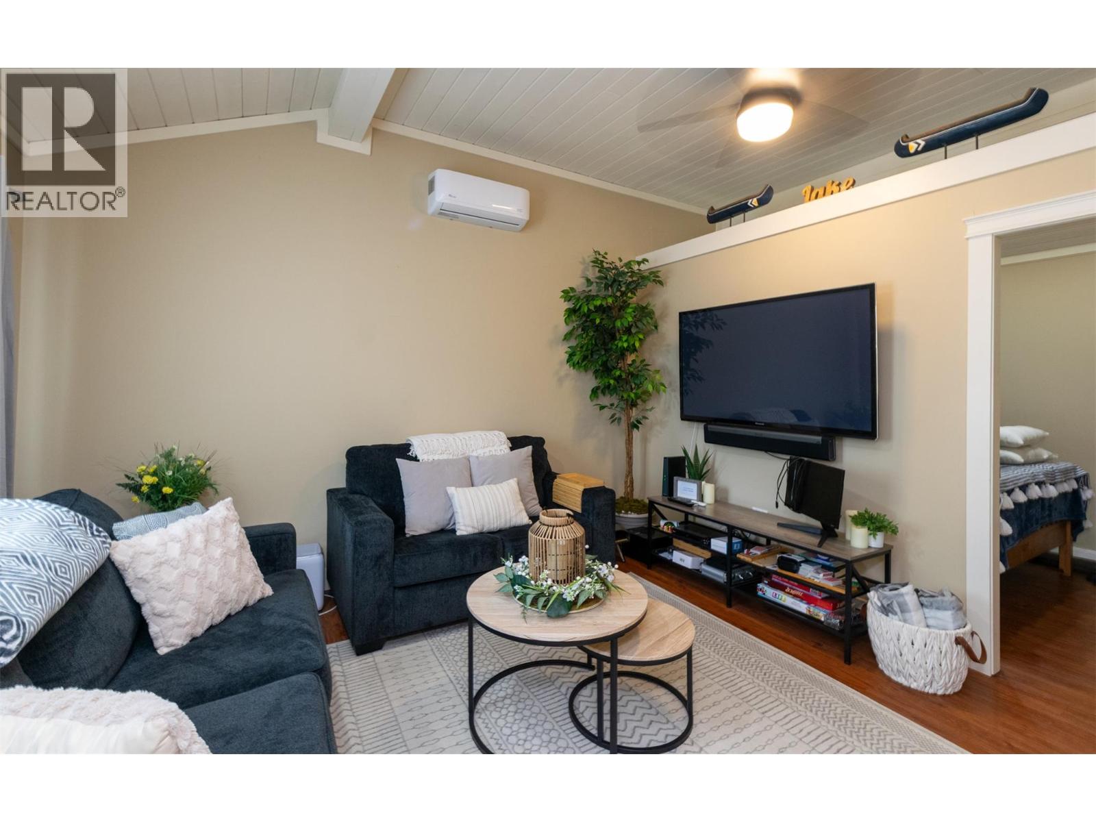 #12 6924 Squilax Anglemont Road - 10