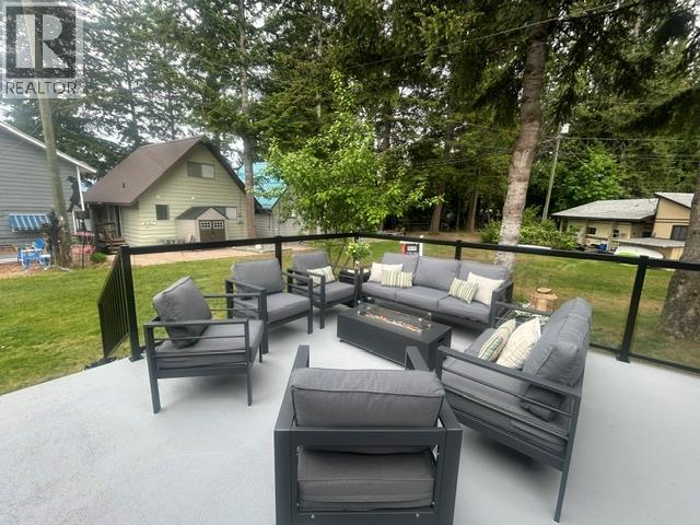 #12 6924 Squilax Anglemont Road - 23