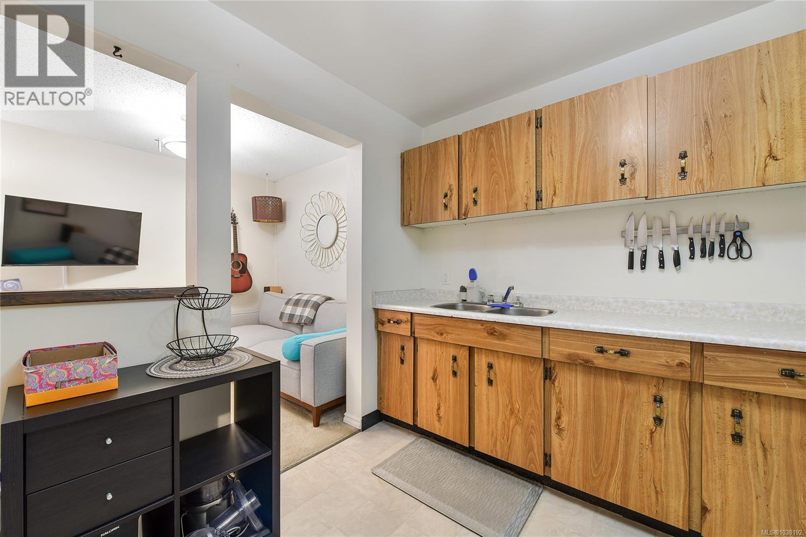 #105 81 Gorge Rd W - 5